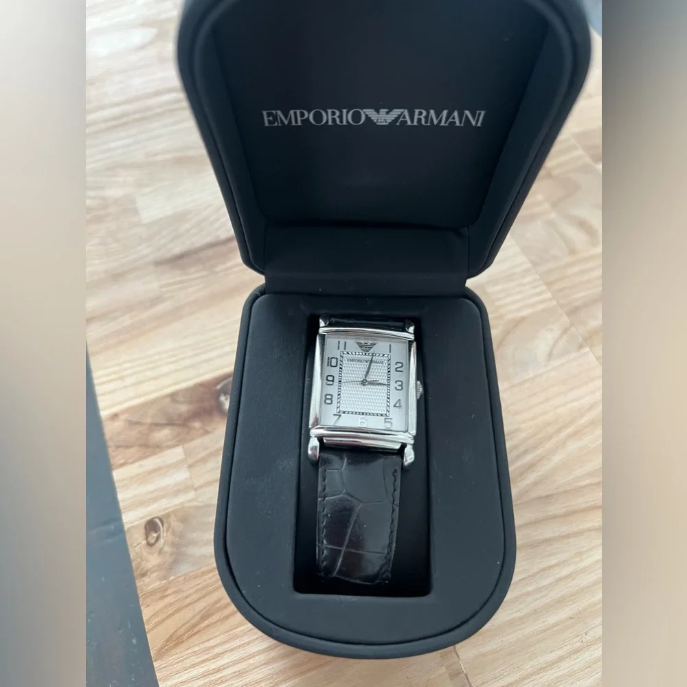 Emporio Armani Vintage Watch Original Box Stainless Case Leather Strap WhiteDial